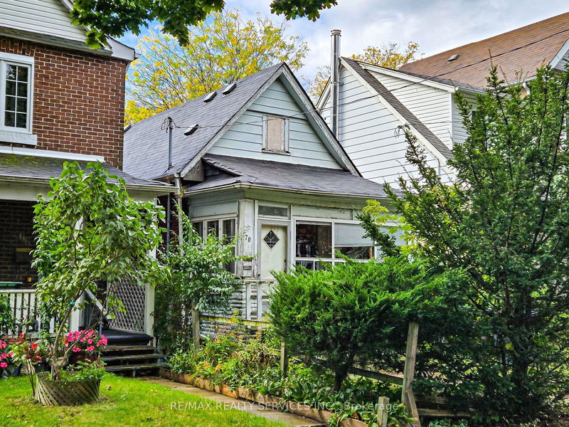 70 Drayton Ave  Toronto, M4C 3L9 | Image 2