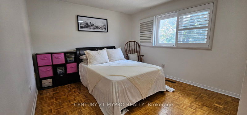 2 Empire Ave  Toronto, M4M 2L4 | Image 10