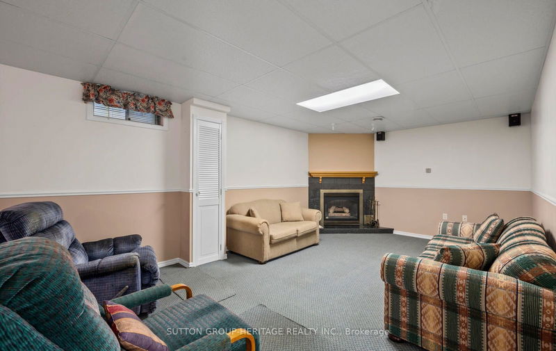 815 Beatrice St E Oshawa, L1K 2H8 | Image 20