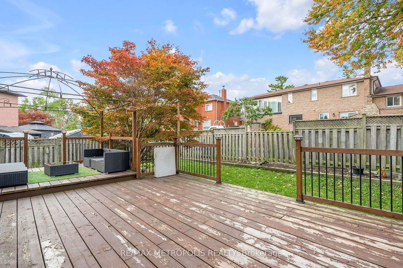 1028 Moorelands Cres  Pickering, L1W 3K4 | Image 33