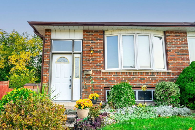 357 Surrey Dr  Oshawa, L1G 6H2 | Image 2