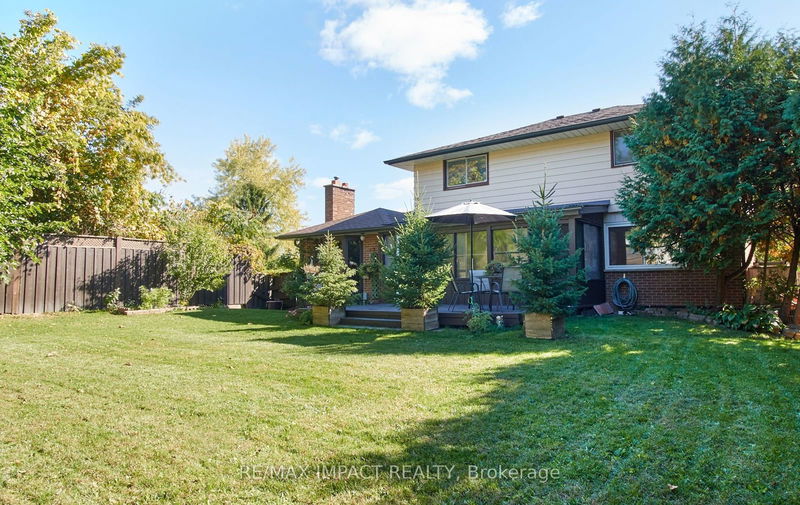 214 Marigold Ave N Oshawa, L1G 3G3 | Image 35