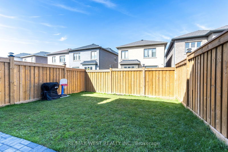 120 Ogston Cres E Whitby, L1P 0H3 | Image 23