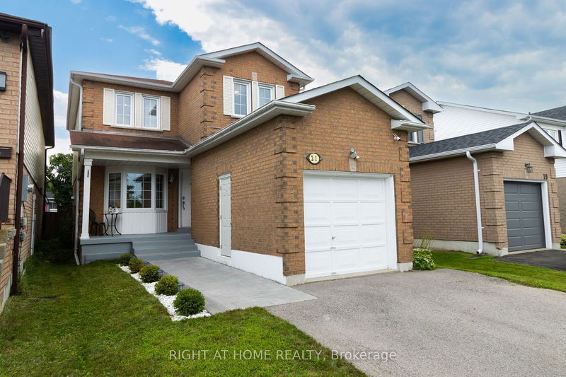 21 Moyse Dr  Clarington, L1E 2V4 | Image 1