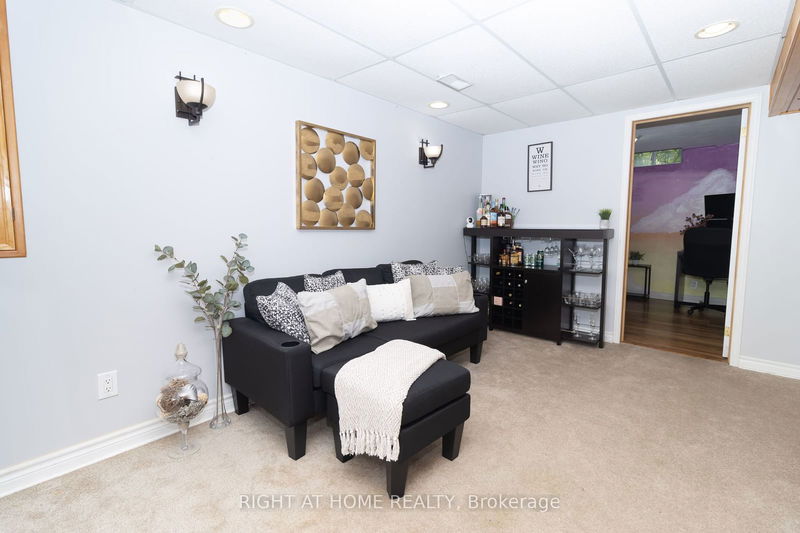 21 Moyse Dr  Clarington, L1E 2V4 | Image 20