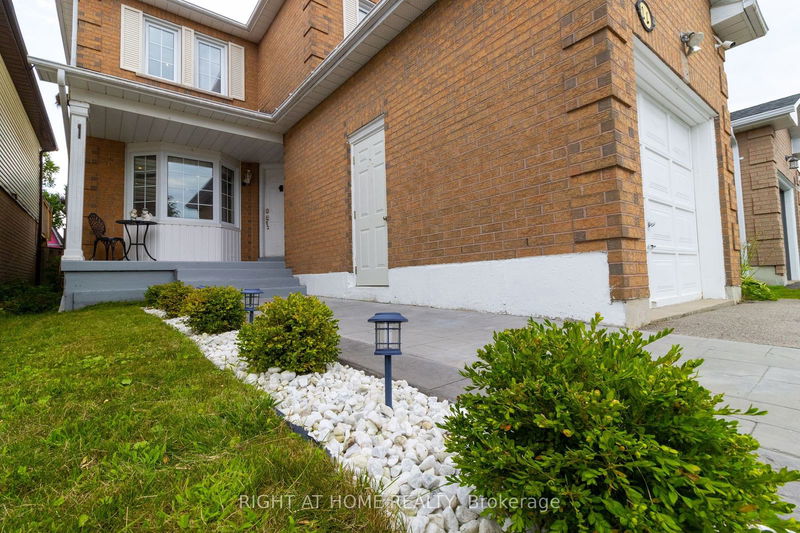 21 Moyse Dr  Clarington, L1E 2V4 | Image 3