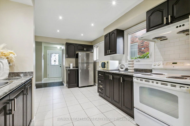 10 Granger Ave E Toronto, M1K 3L2 | Image 11