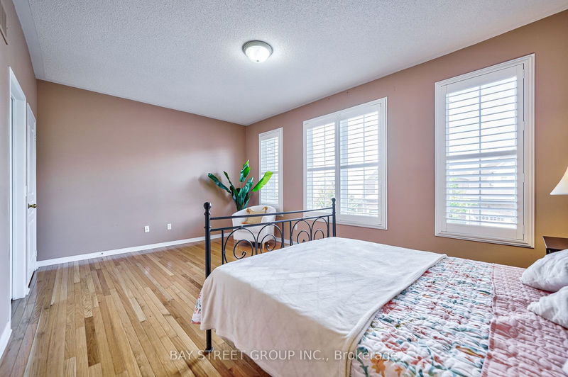 21 Loughlin Hill Cres  Ajax, L1Z 1P8 | Image 24