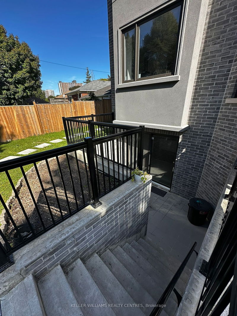 121 Earlton Rd  Toronto, M1T 2R8 | Image 3