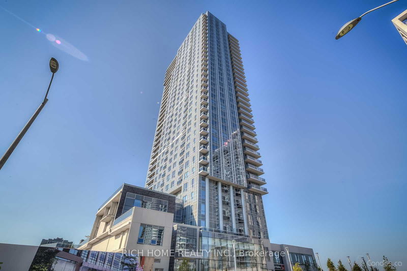 home for lease on 721-275 Village Green Square