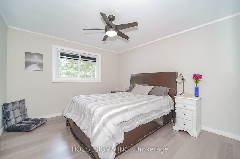 227 Rossland Rd E Oshawa, L1G 2W9 | Image 19