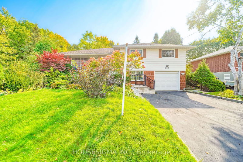 227 Rossland Rd E Oshawa, L1G 2W9 | Image 3