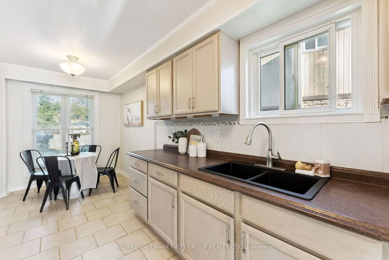 1874 Pinecreek Crt  Pickering, L1V 3R4 | Image 13