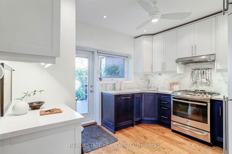 627 Carlaw Ave  Toronto, M4K 3K5 | Image 12