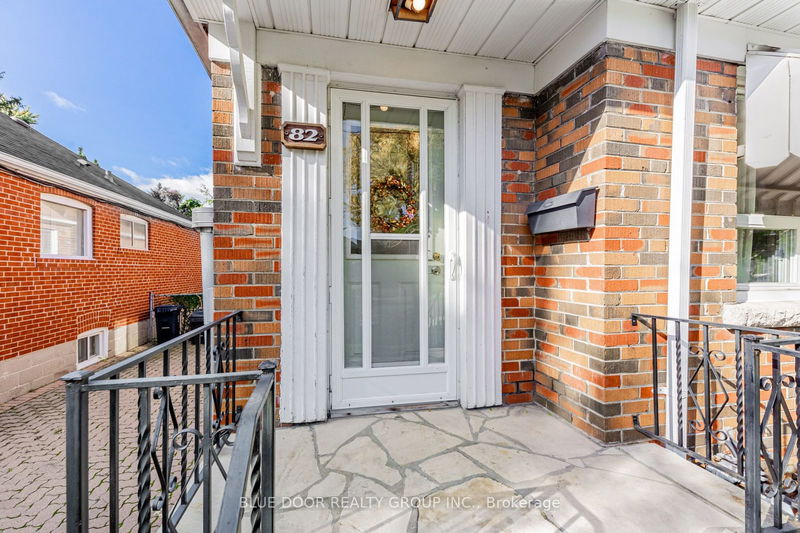 82 Cedarcrest Blvd  Toronto, M4B 2P3 | Image 2