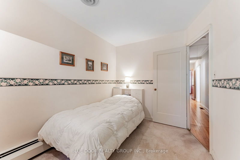 82 Cedarcrest Blvd  Toronto, M4B 2P3 | Image 20