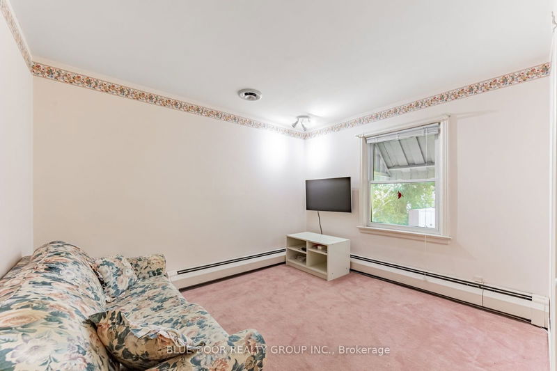 82 Cedarcrest Blvd  Toronto, M4B 2P3 | Image 21