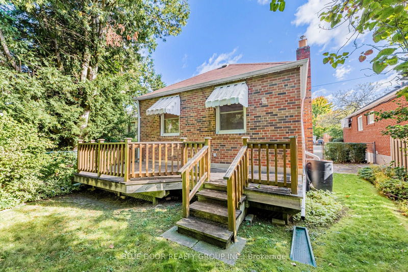 82 Cedarcrest Blvd  Toronto, M4B 2P3 | Image 36