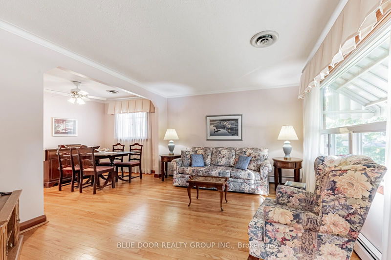 82 Cedarcrest Blvd  Toronto, M4B 2P3 | Image 4