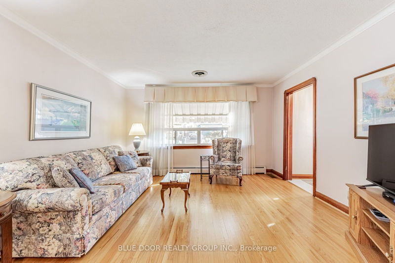 82 Cedarcrest Blvd  Toronto, M4B 2P3 | Image 6