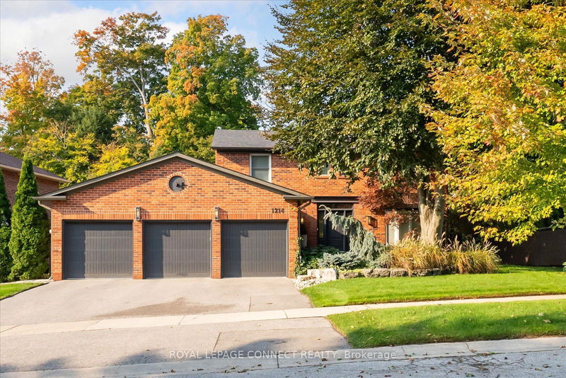 1214 Abbey Rd  Pickering, L1X 1V9 | Image 1