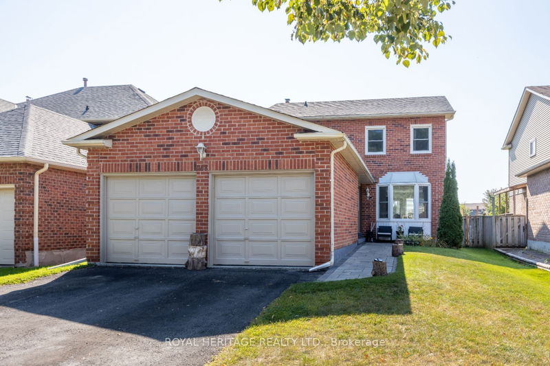 1168 Pebblestone Cres  Pickering, L1X 1A7 | Image 1