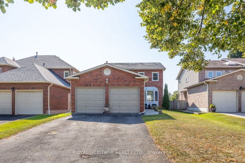 1168 Pebblestone Cres  Pickering, L1X 1A7 | Image 2