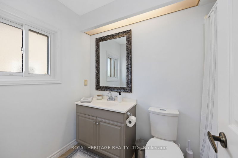 1168 Pebblestone Cres  Pickering, L1X 1A7 | Image 28