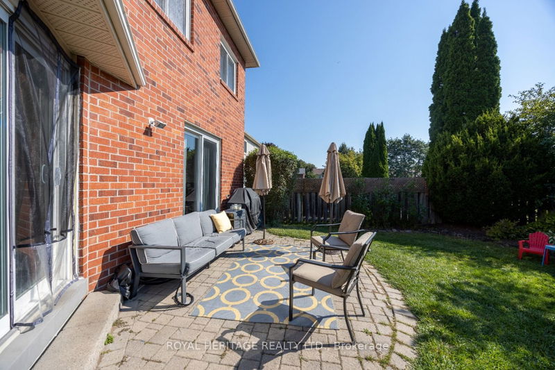 1168 Pebblestone Cres  Pickering, L1X 1A7 | Image 35