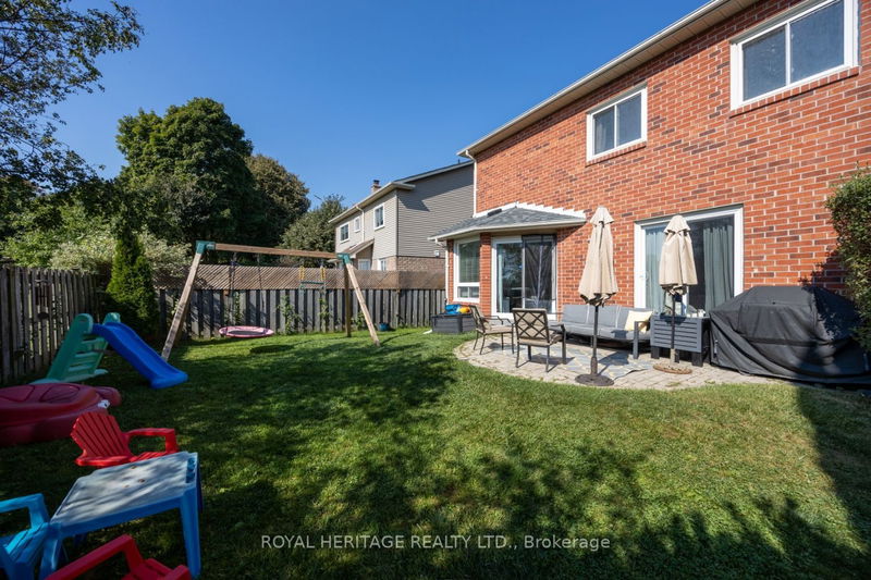 1168 Pebblestone Cres  Pickering, L1X 1A7 | Image 36