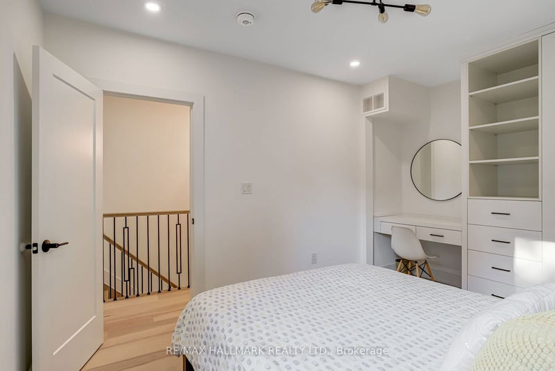 88 Greenwood Ave  Toronto, M4L 2P6 | Image 25