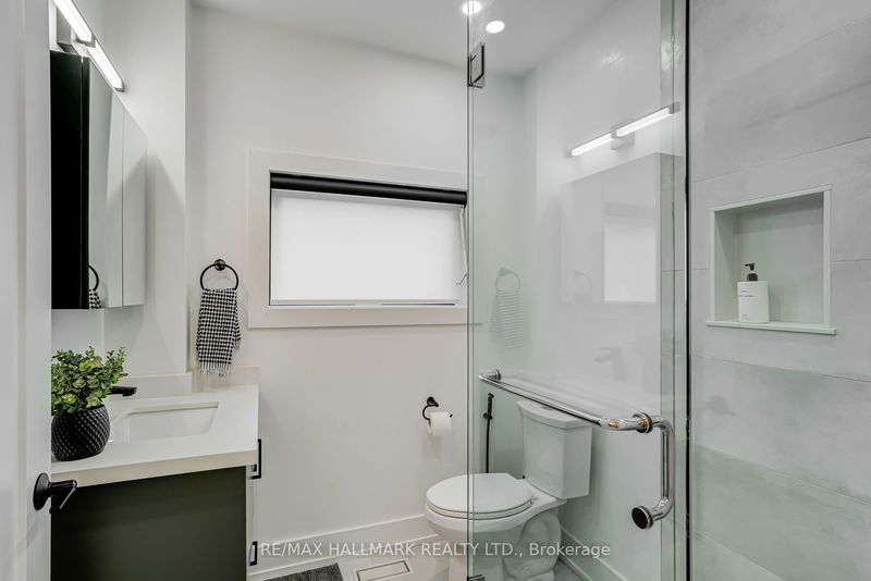 88 Greenwood Ave  Toronto, M4L 2P6 | Image 29