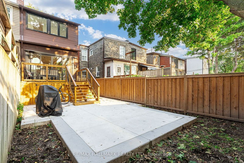 88 Greenwood Ave  Toronto, M4L 2P6 | Image 40