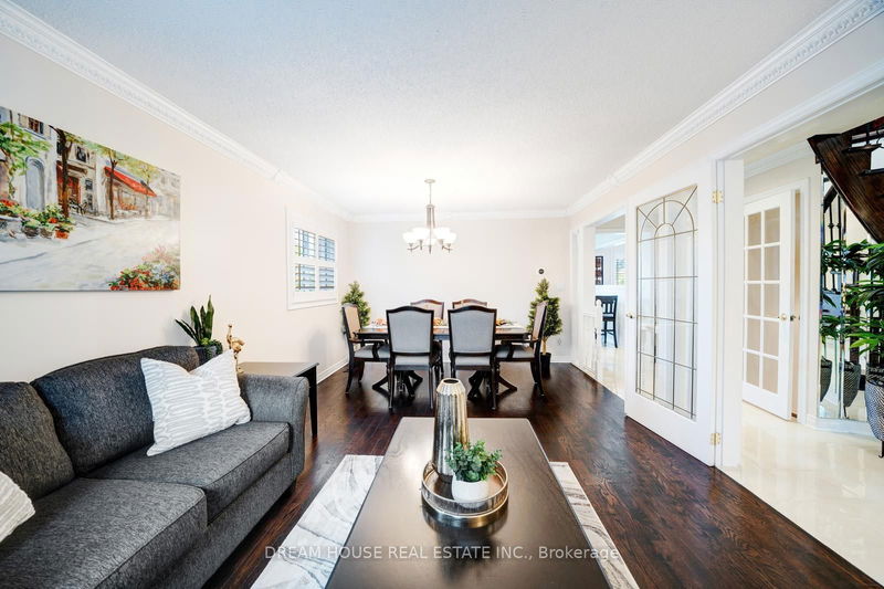 1572 Nipissing Crt  Pickering, L1V 6T9 | Image 10