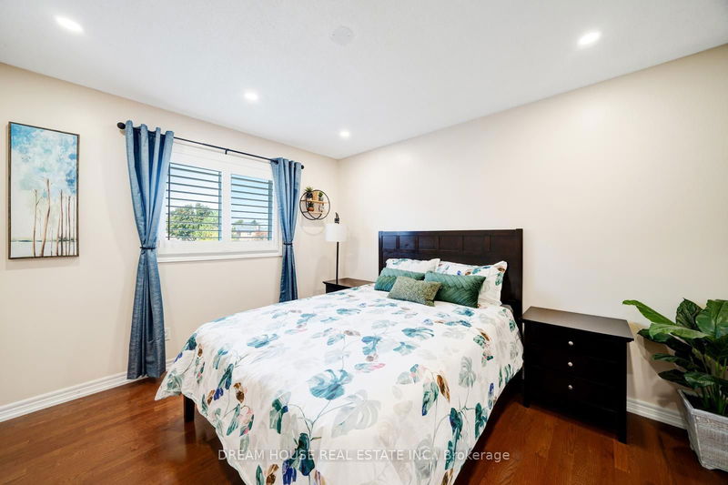 1572 Nipissing Crt  Pickering, L1V 6T9 | Image 25