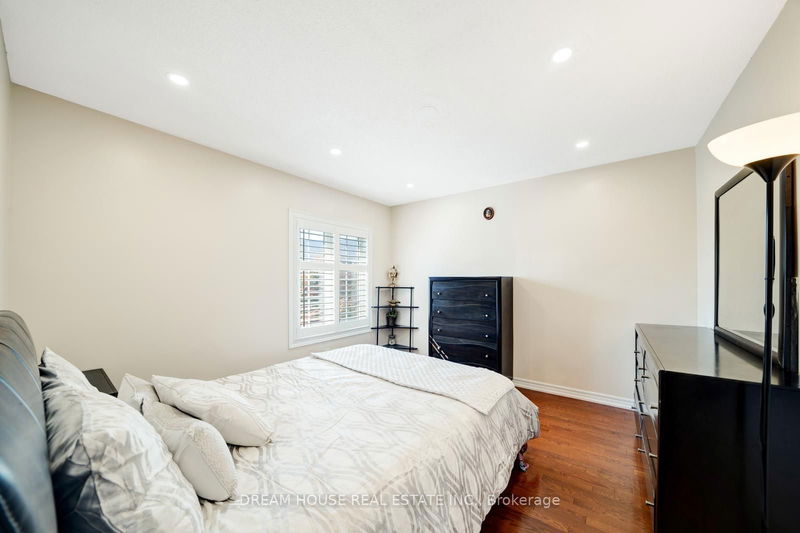 1572 Nipissing Crt  Pickering, L1V 6T9 | Image 27