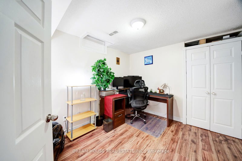 1572 Nipissing Crt  Pickering, L1V 6T9 | Image 35