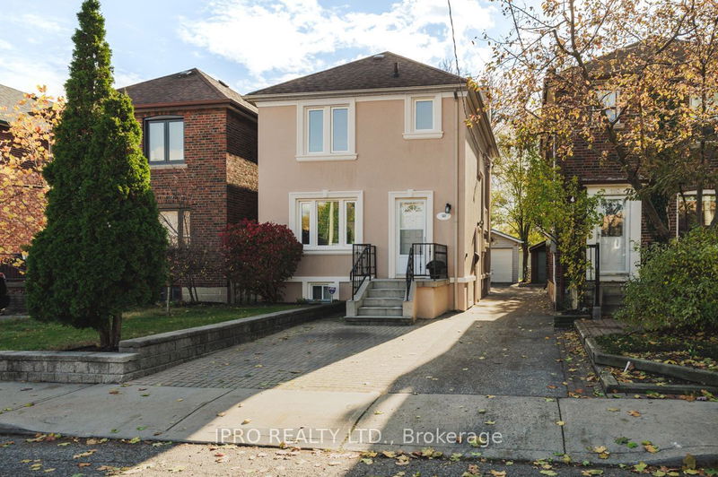 home for sale on 121 Memorial Park Avenue