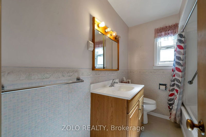 14 Mcmillan Ave  Toronto, M1E 4B5 | Image 17