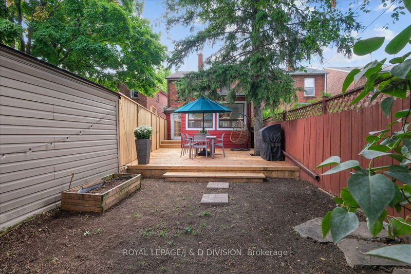 17 Lesmount Ave  Toronto, M4J 3V5 | Image 34