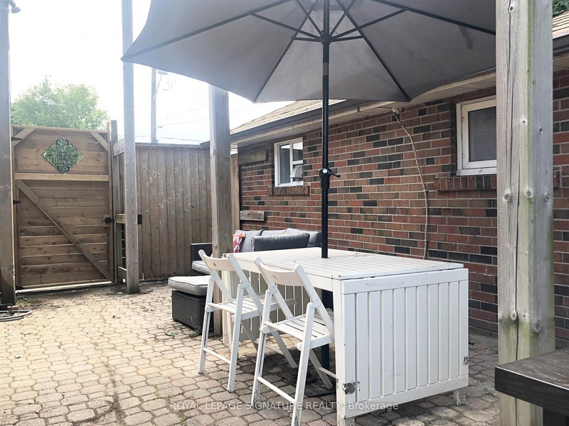 B - 38 Wishing Well Dr, Toronto, M1T 1J1 | Image 2