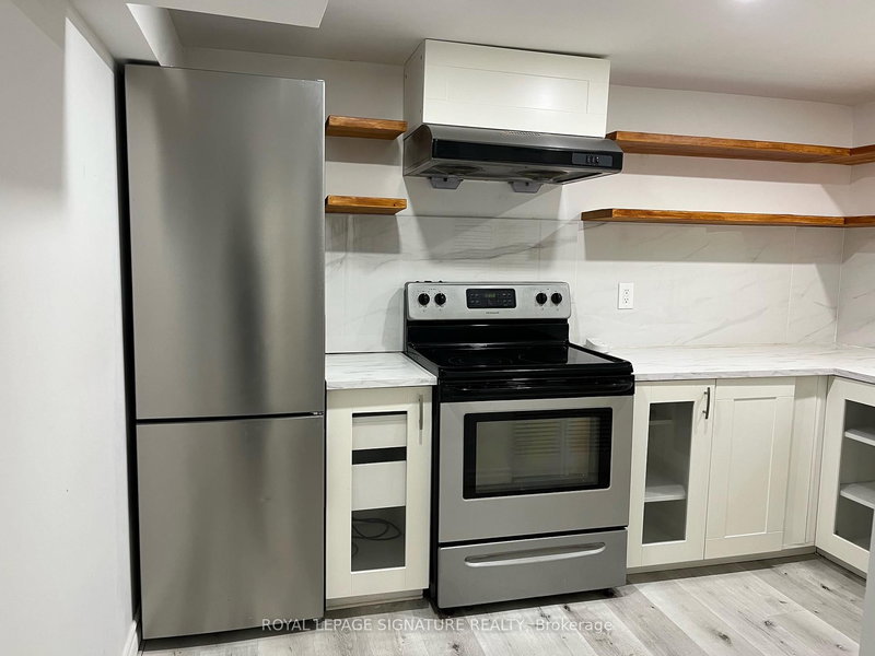 B - 38 Wishing Well Dr, Toronto, M1T 1J1 | Image 3