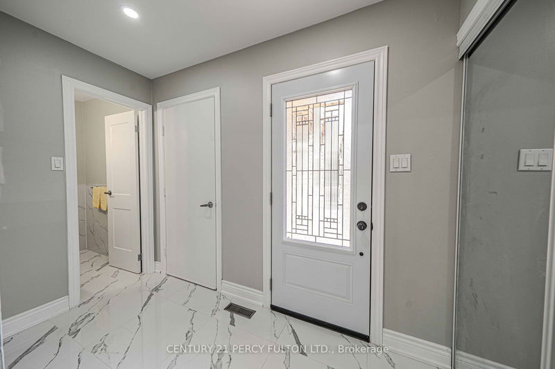 104 Shady Hollow Dr  Toronto, M1V 2L8 | Image 2