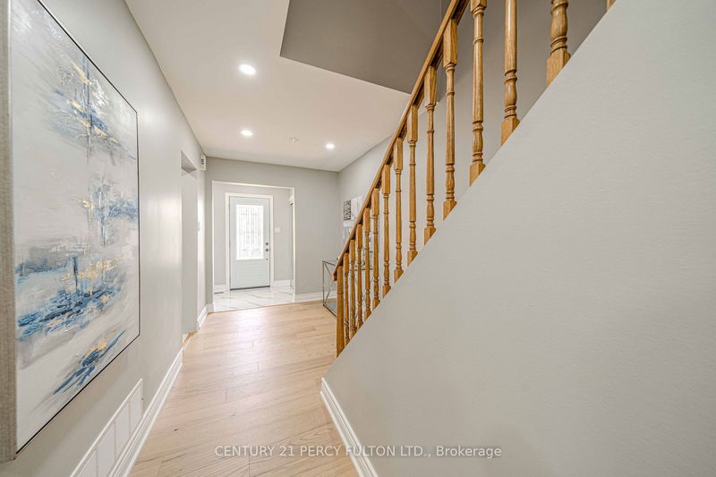 104 Shady Hollow Dr  Toronto, M1V 2L8 | Image 5