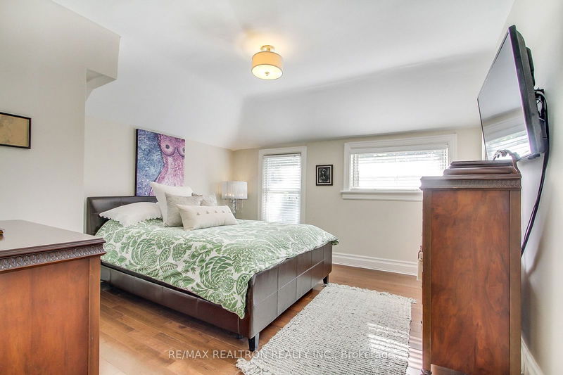 9 Herbert Ave  Toronto, M4L 3P8 | Image 12