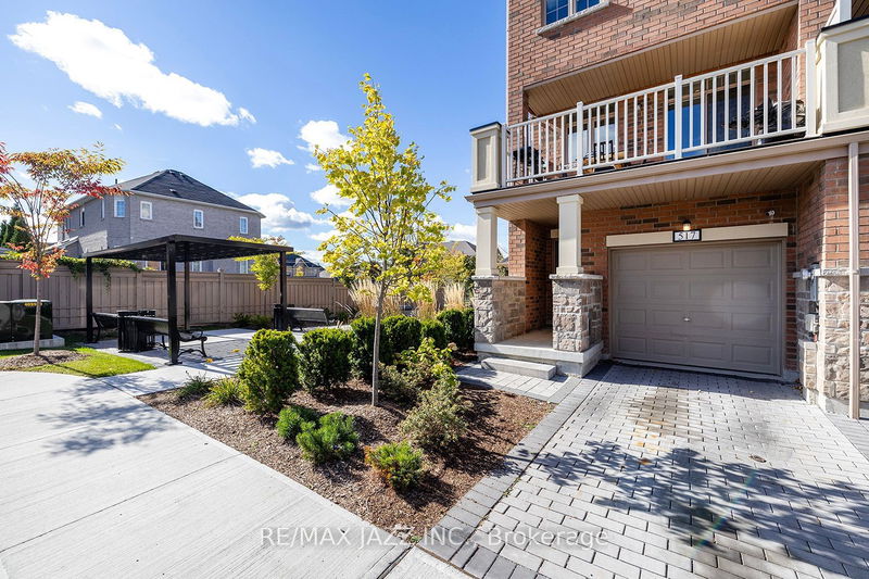 517 Old Harwood Ave  Ajax, L1Z 0V2 | Image 5