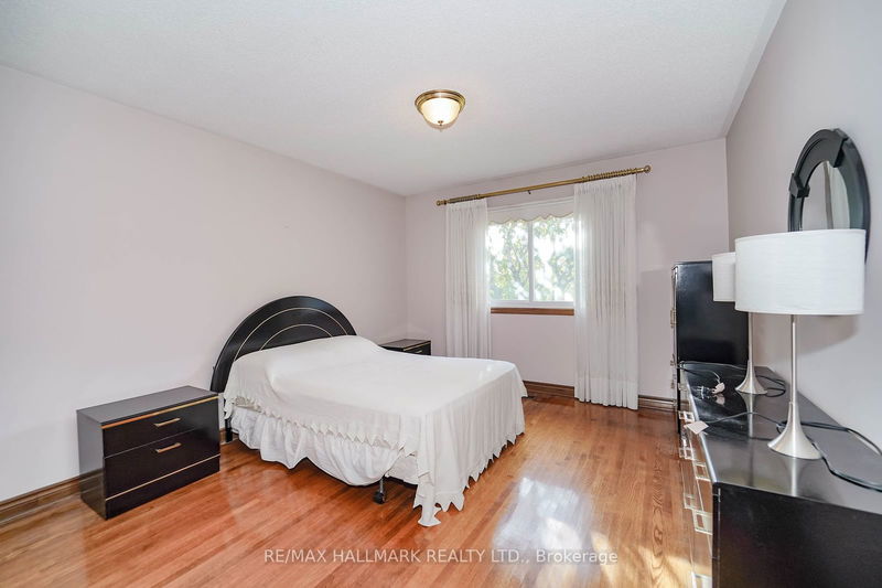 40 Aragon Ave  Toronto, M1T 1X7 | Image 18