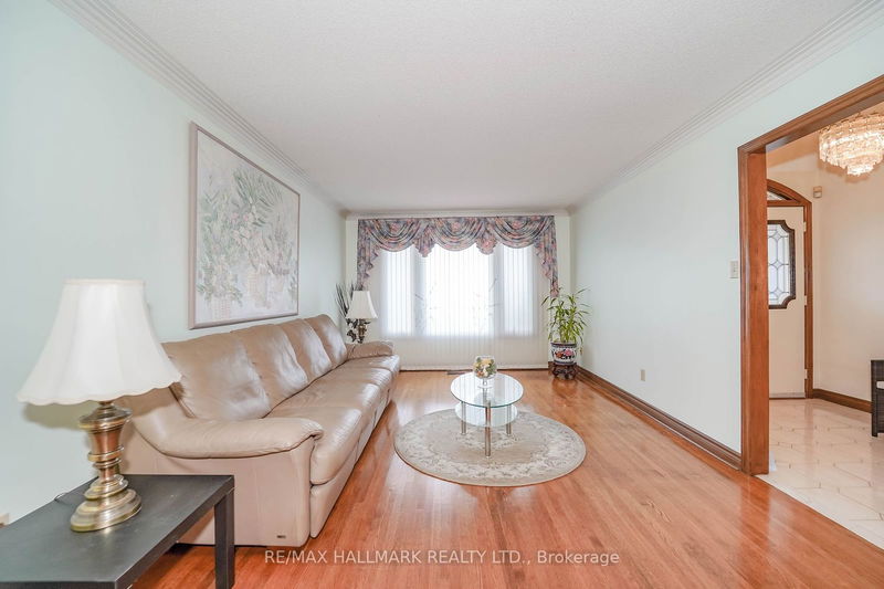 40 Aragon Ave  Toronto, M1T 1X7 | Image 7