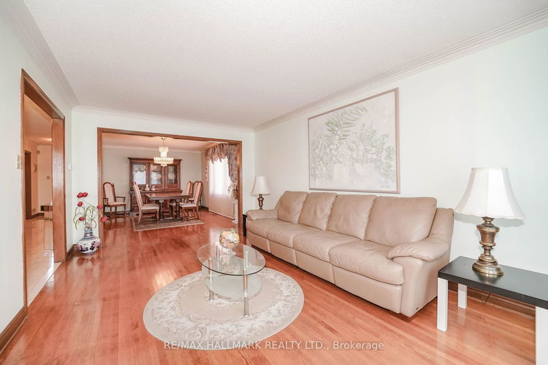 40 Aragon Ave  Toronto, M1T 1X7 | Image 8