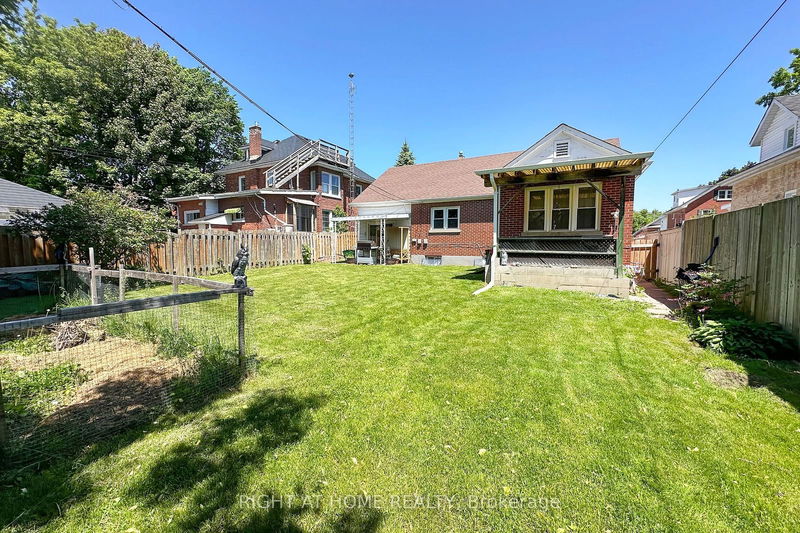 218 Kendal Ave  Oshawa, L1G 5B5 | Image 11